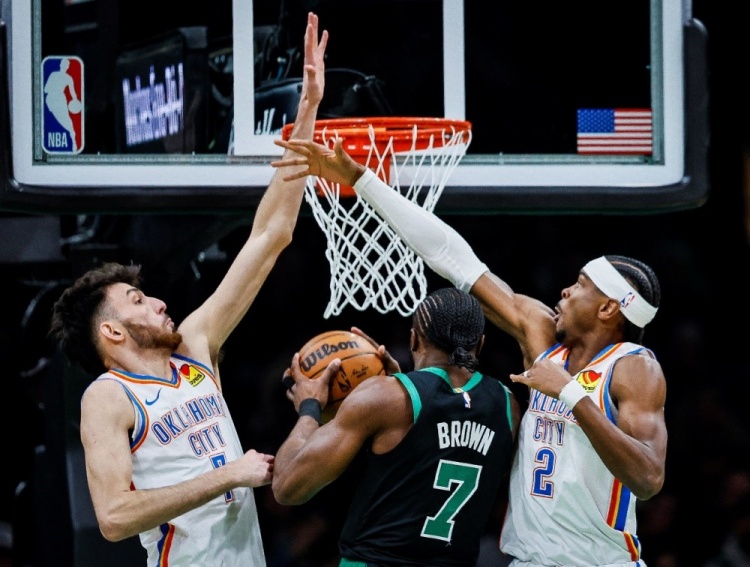 kaiyun-周四竞彩篮球强档:塔图姆出战成疑 亚历山大或迎神迹